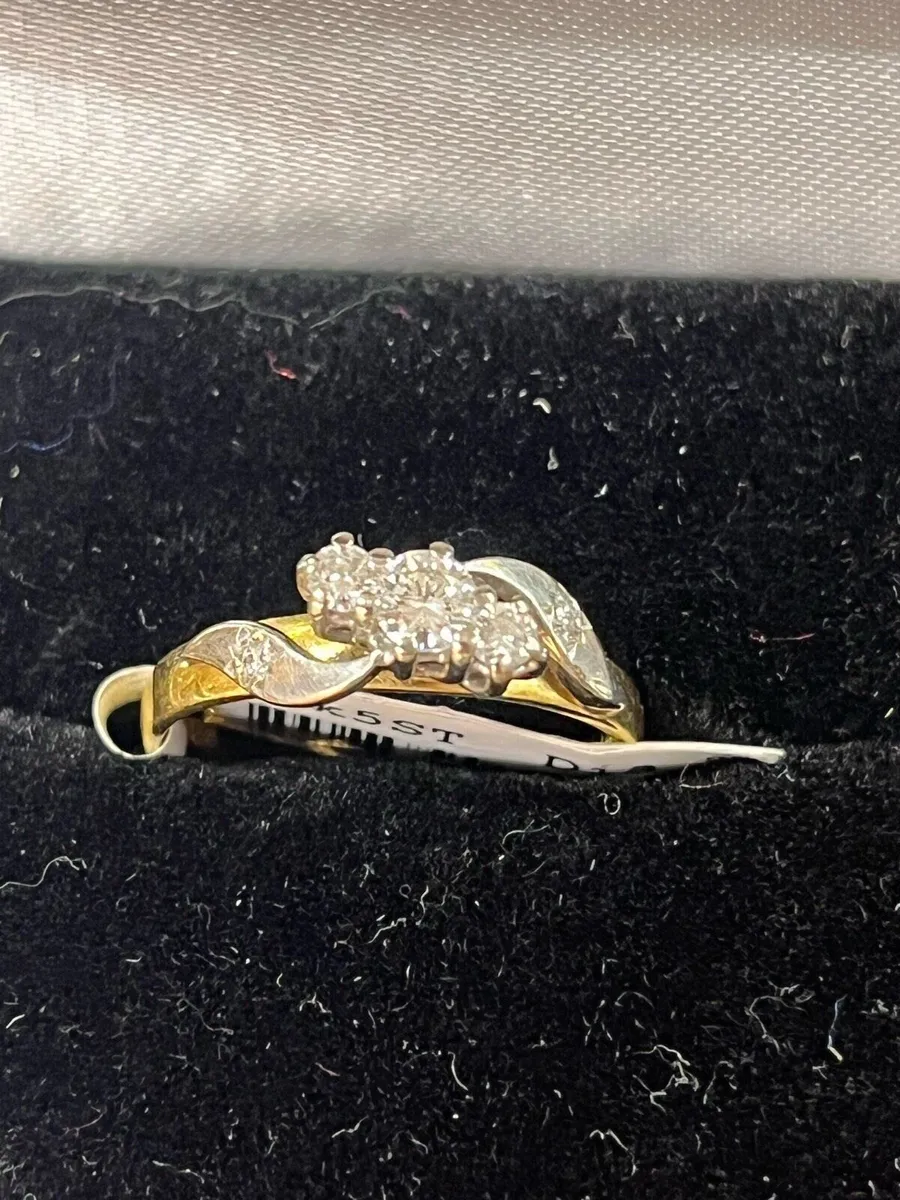 Vintage 18k gold diamond ring. - Image 2