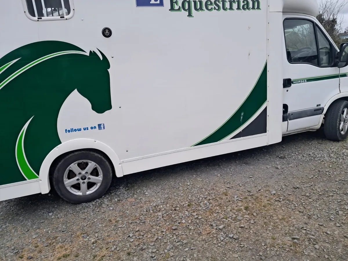 Horse truck - Image 2