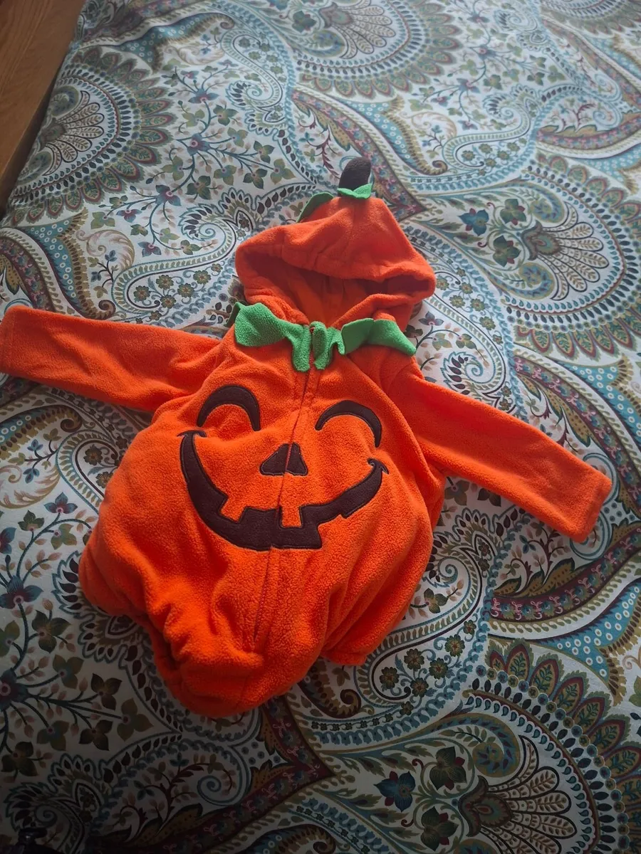 Baby clothes - Image 1