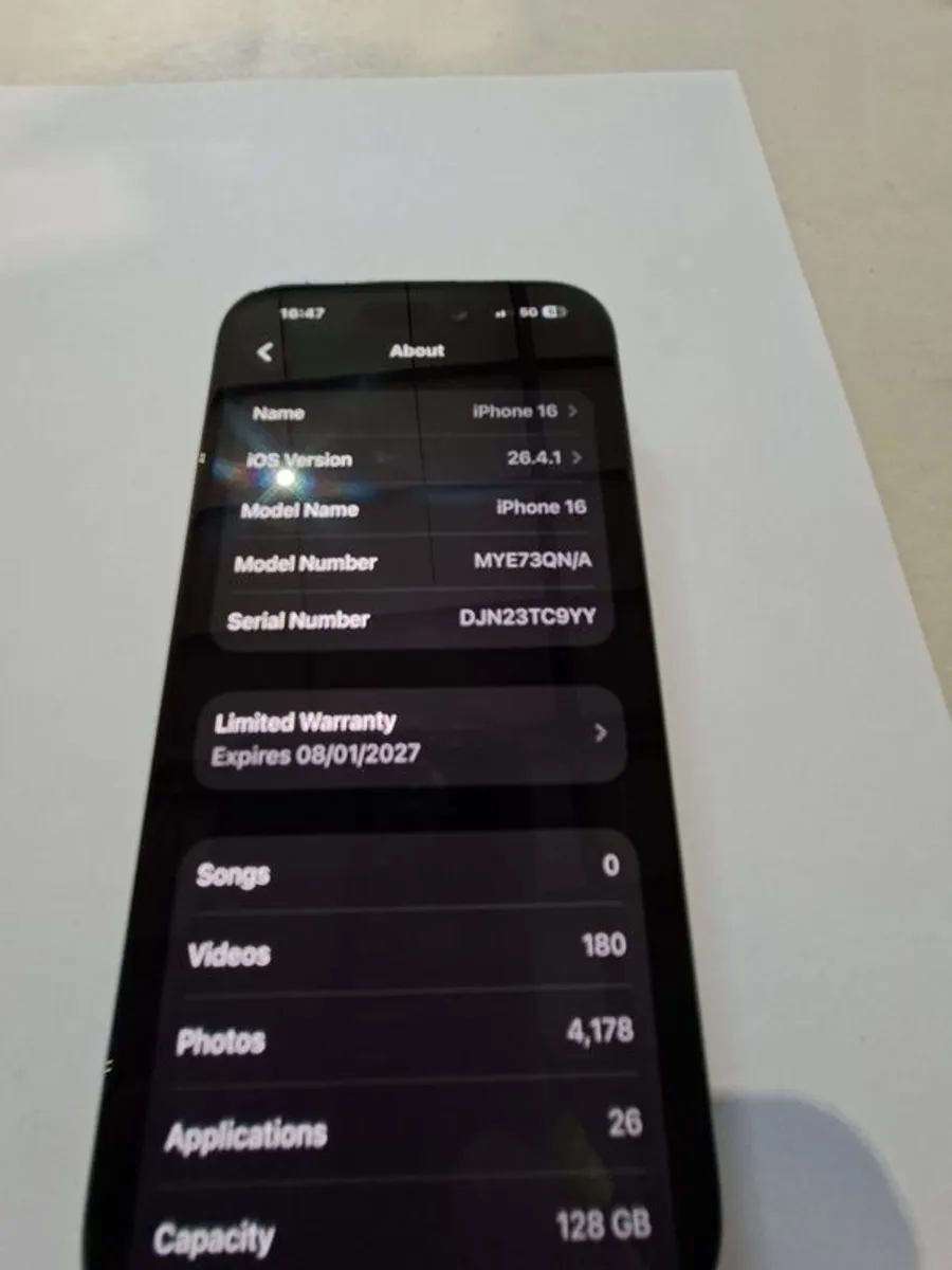 iPhone 16 - Image 3