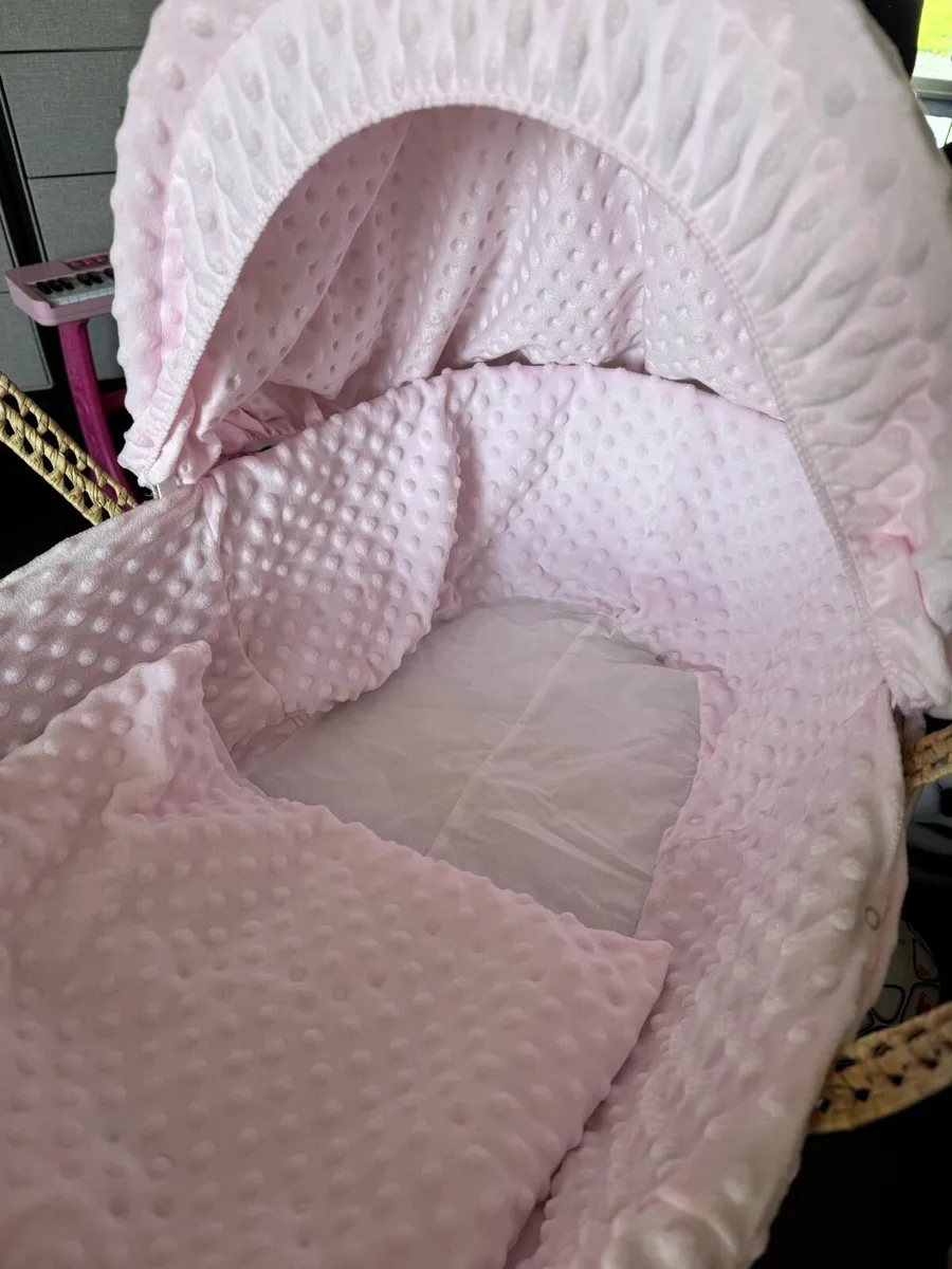 Baby Girl Moses Basket - Image 2