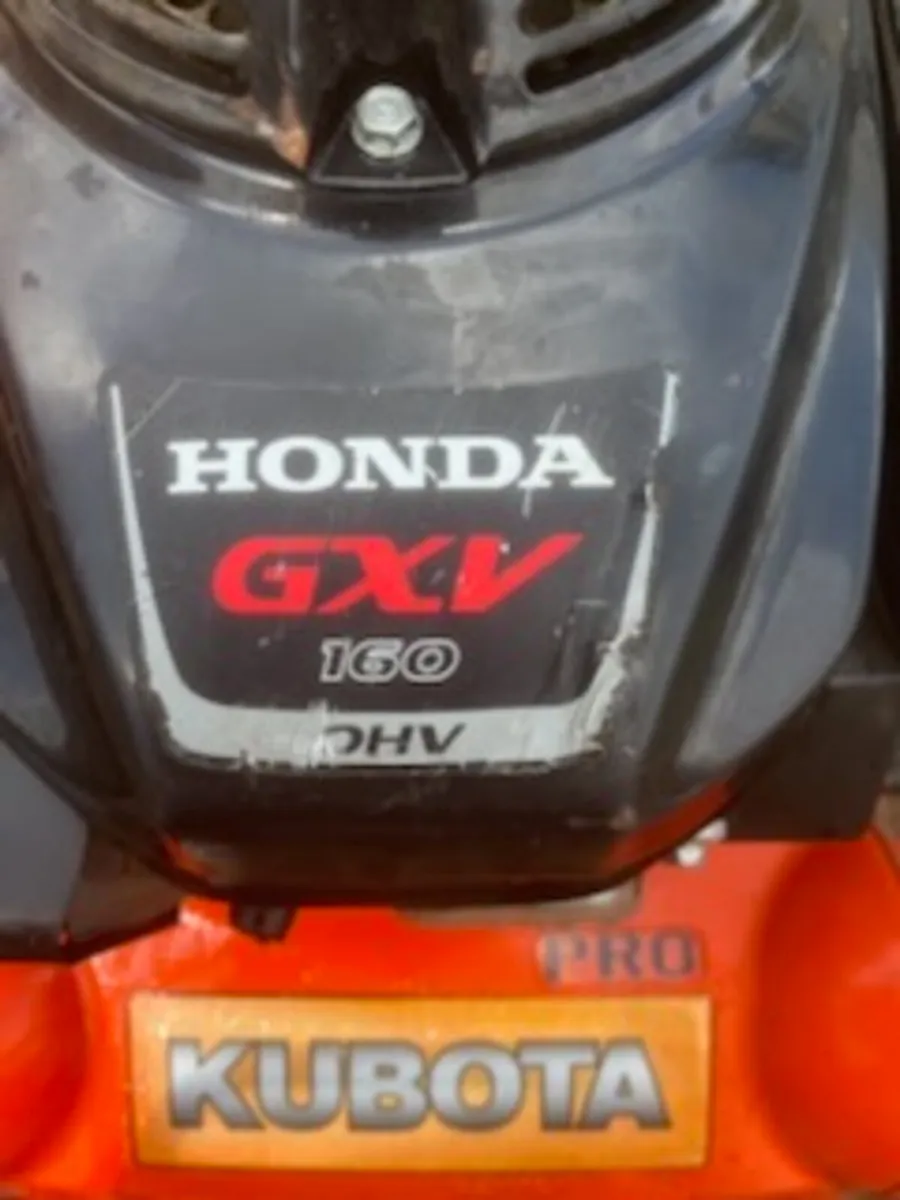 Kubota pro lawn mower - Image 2