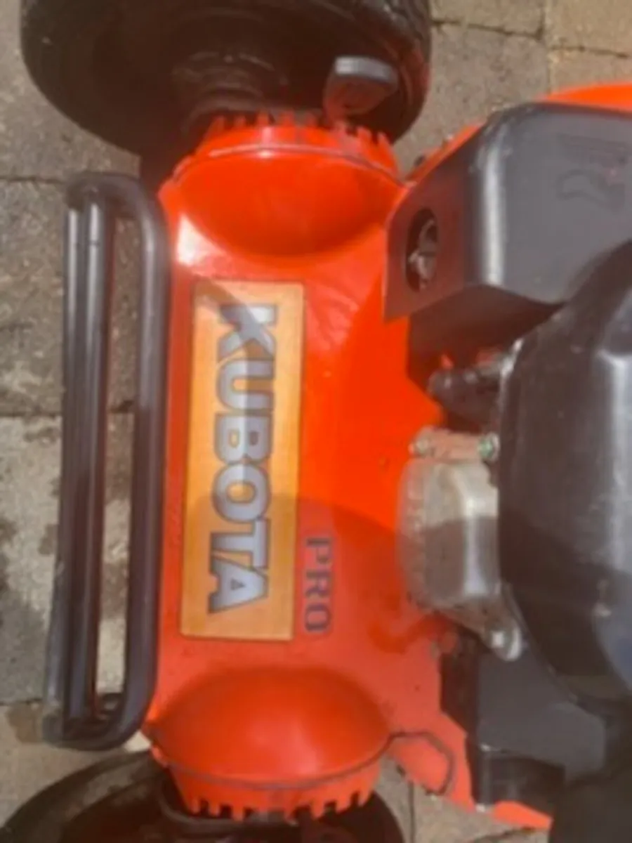 Kubota pro lawn mower - Image 3