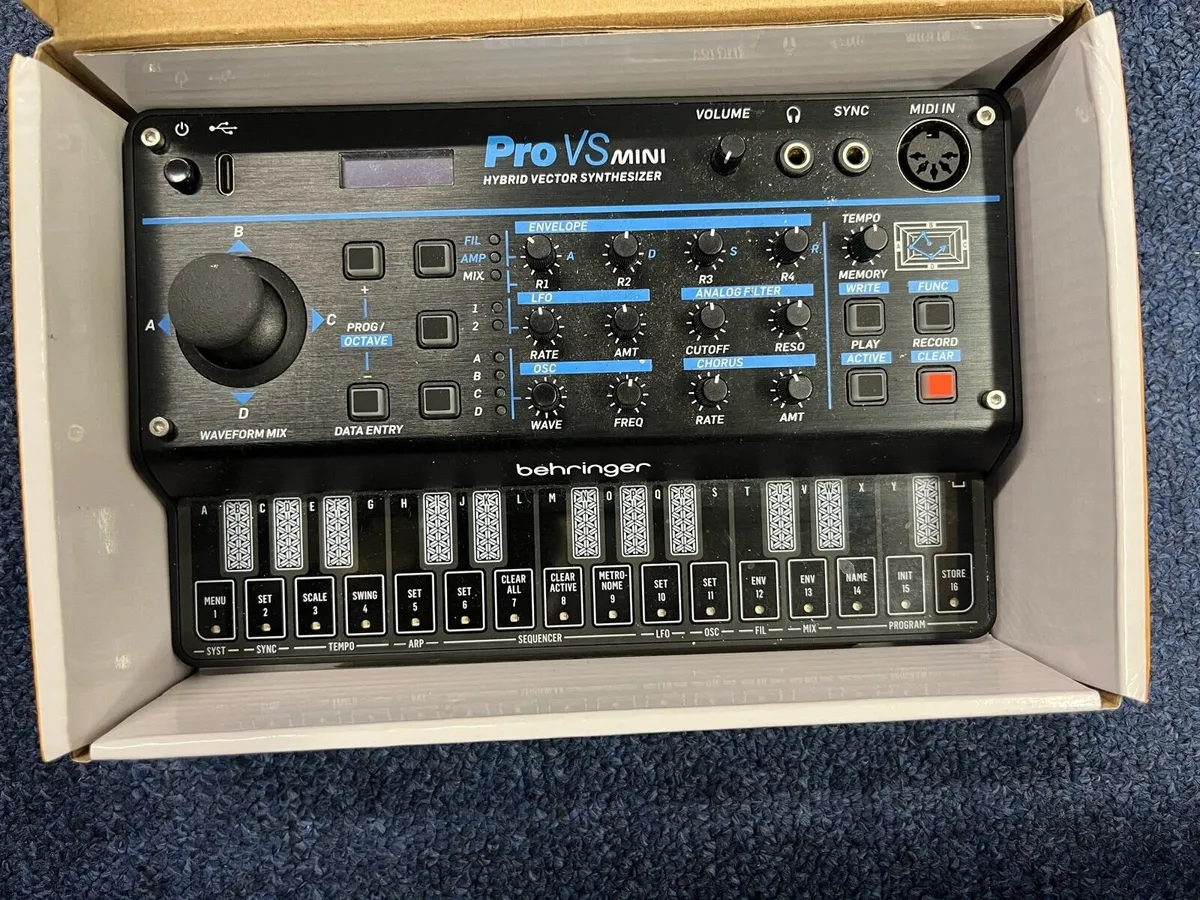 Pro Vs mini Synthesizer - Image 2