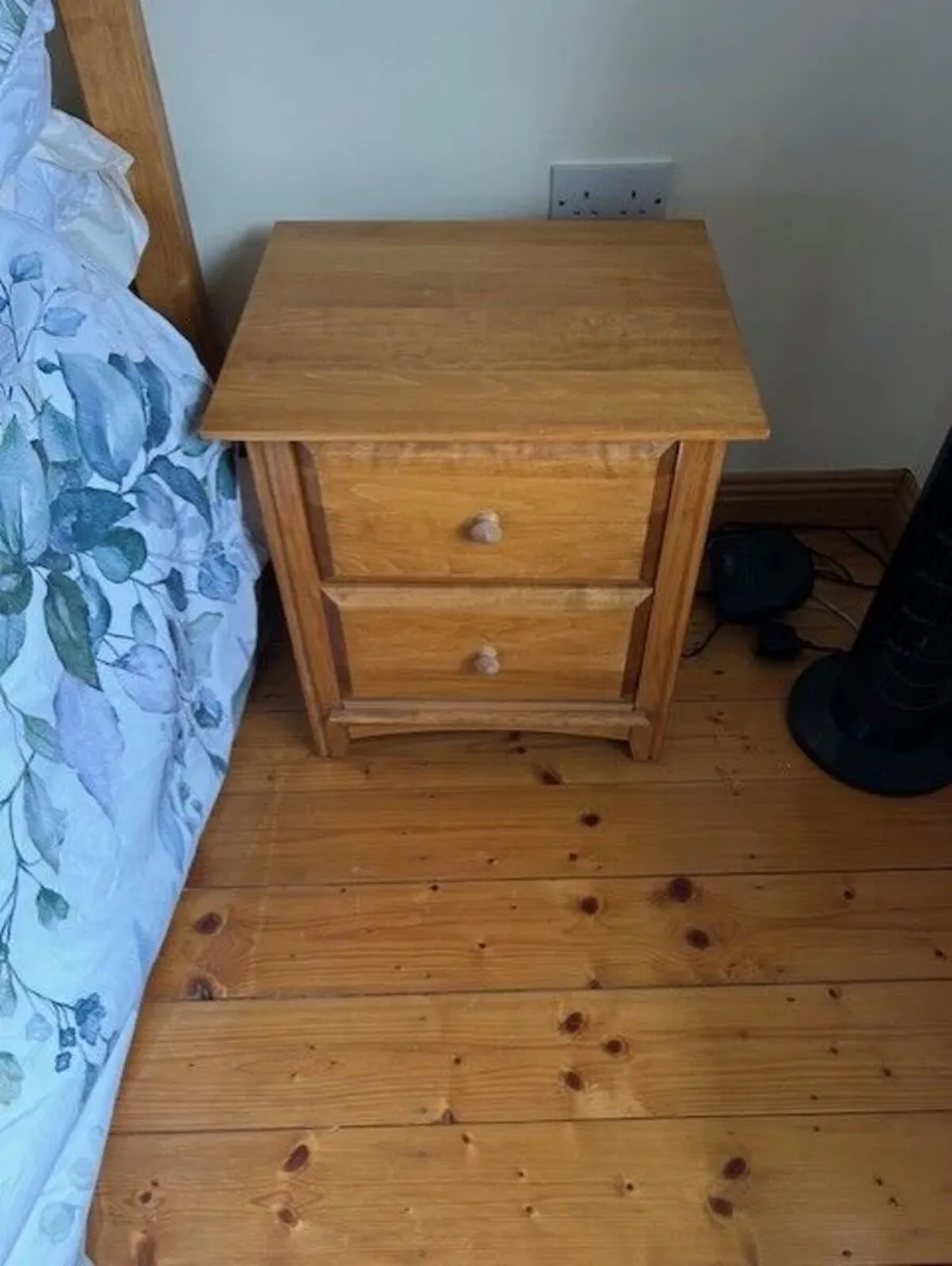 5FT Solid Pine Bed & Lockers - Image 2