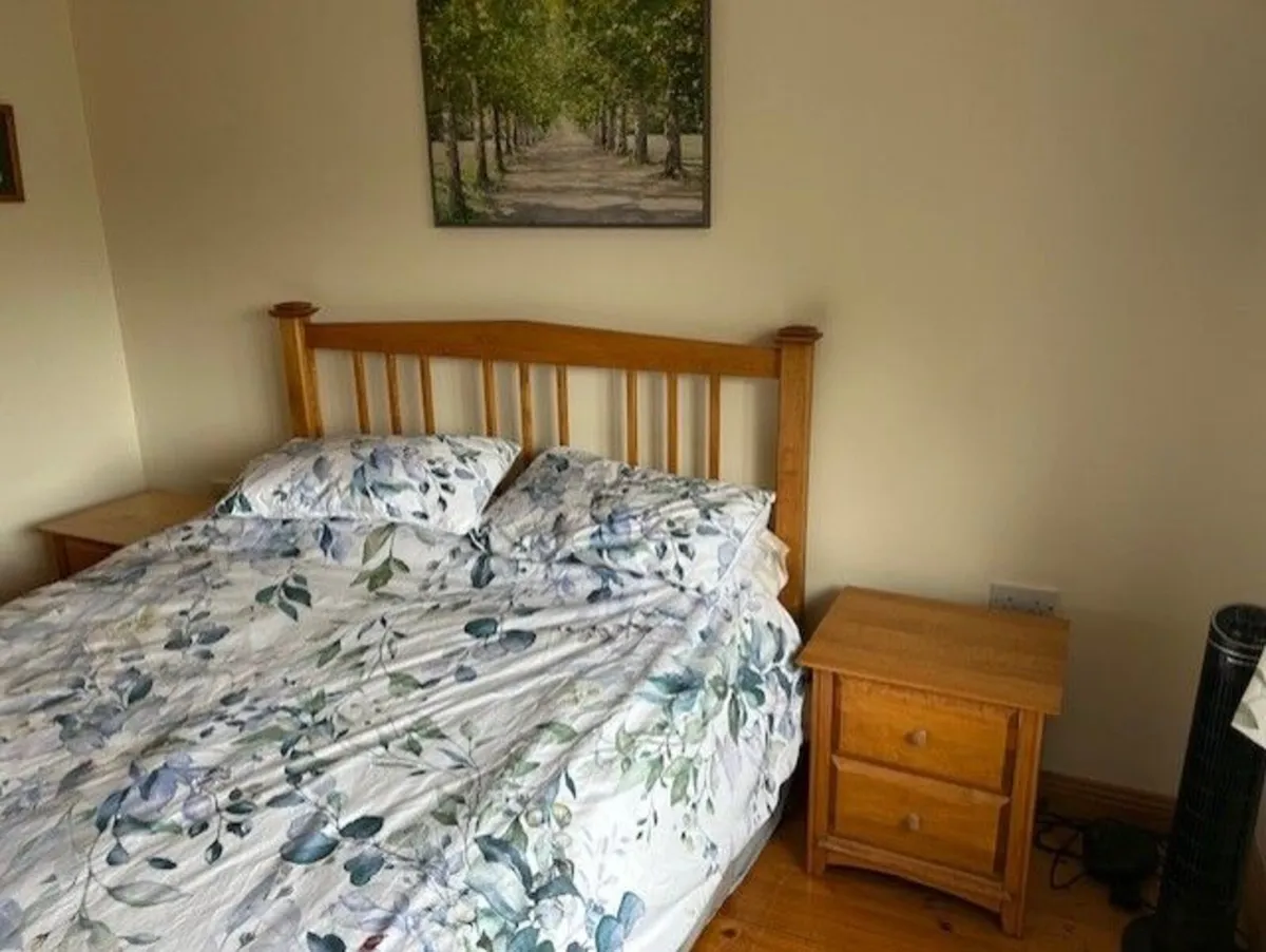 5FT Solid Pine Bed & Lockers - Image 1