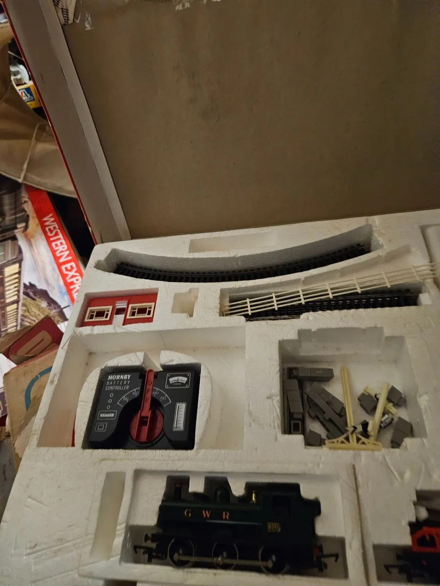 Hornby OO Gauge Train Set - Image 2