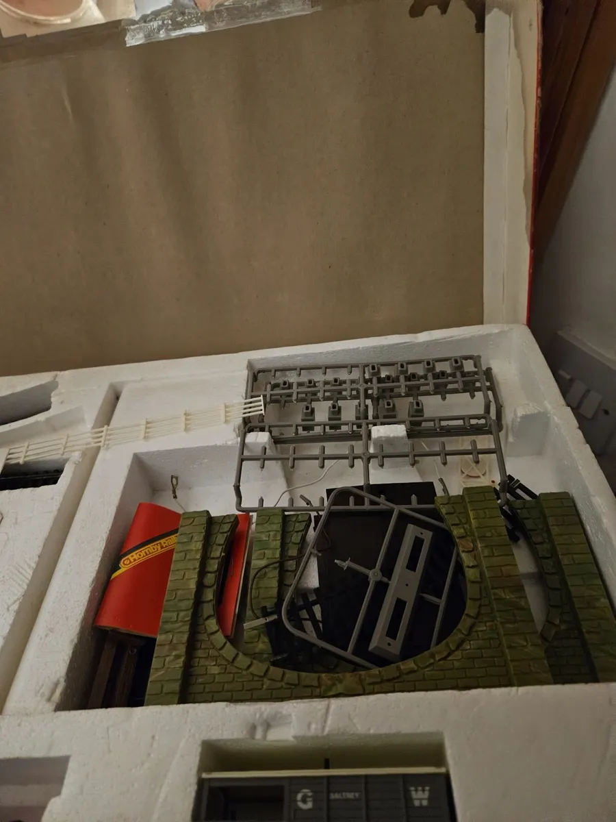 Hornby OO Gauge Train Set - Image 4
