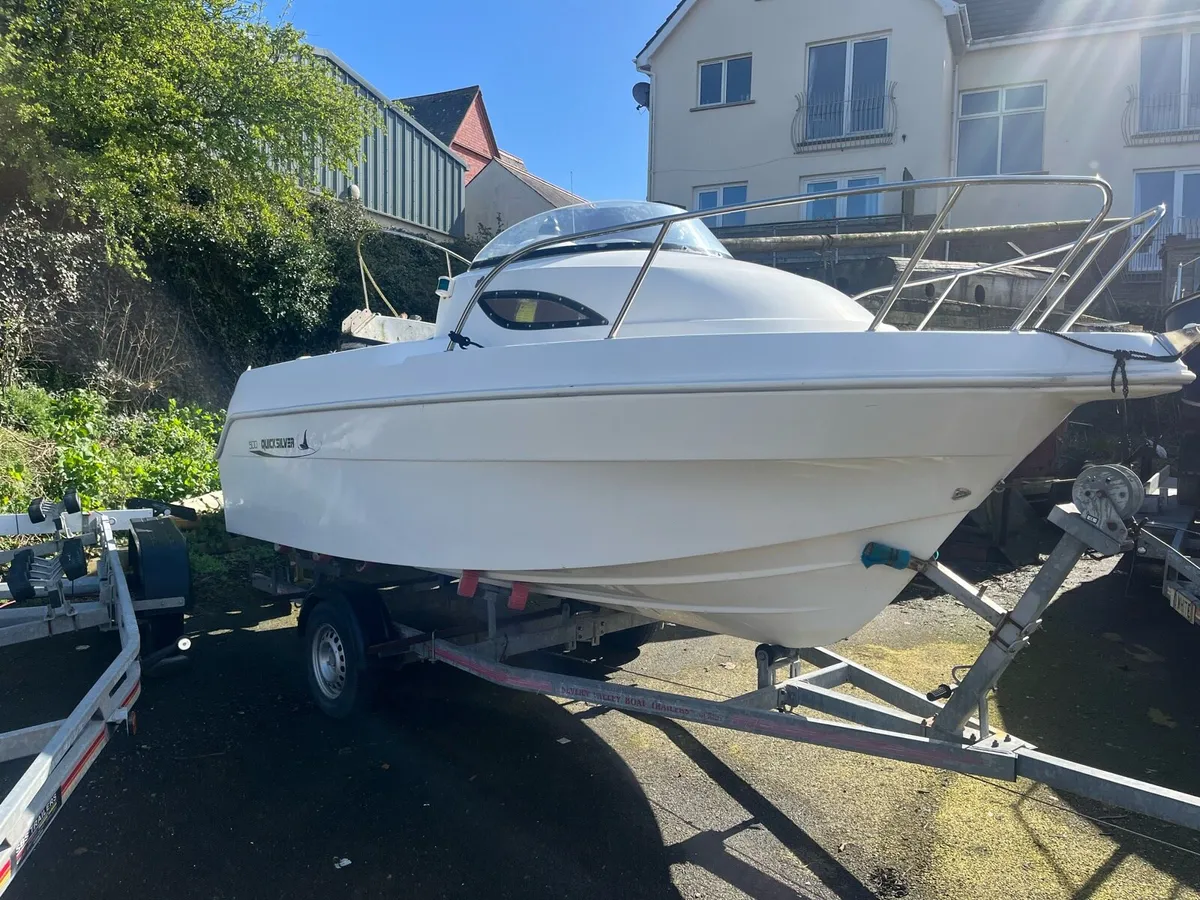 Quicksilver 500 Boat hull fishing cuddy cabin - Image 1
