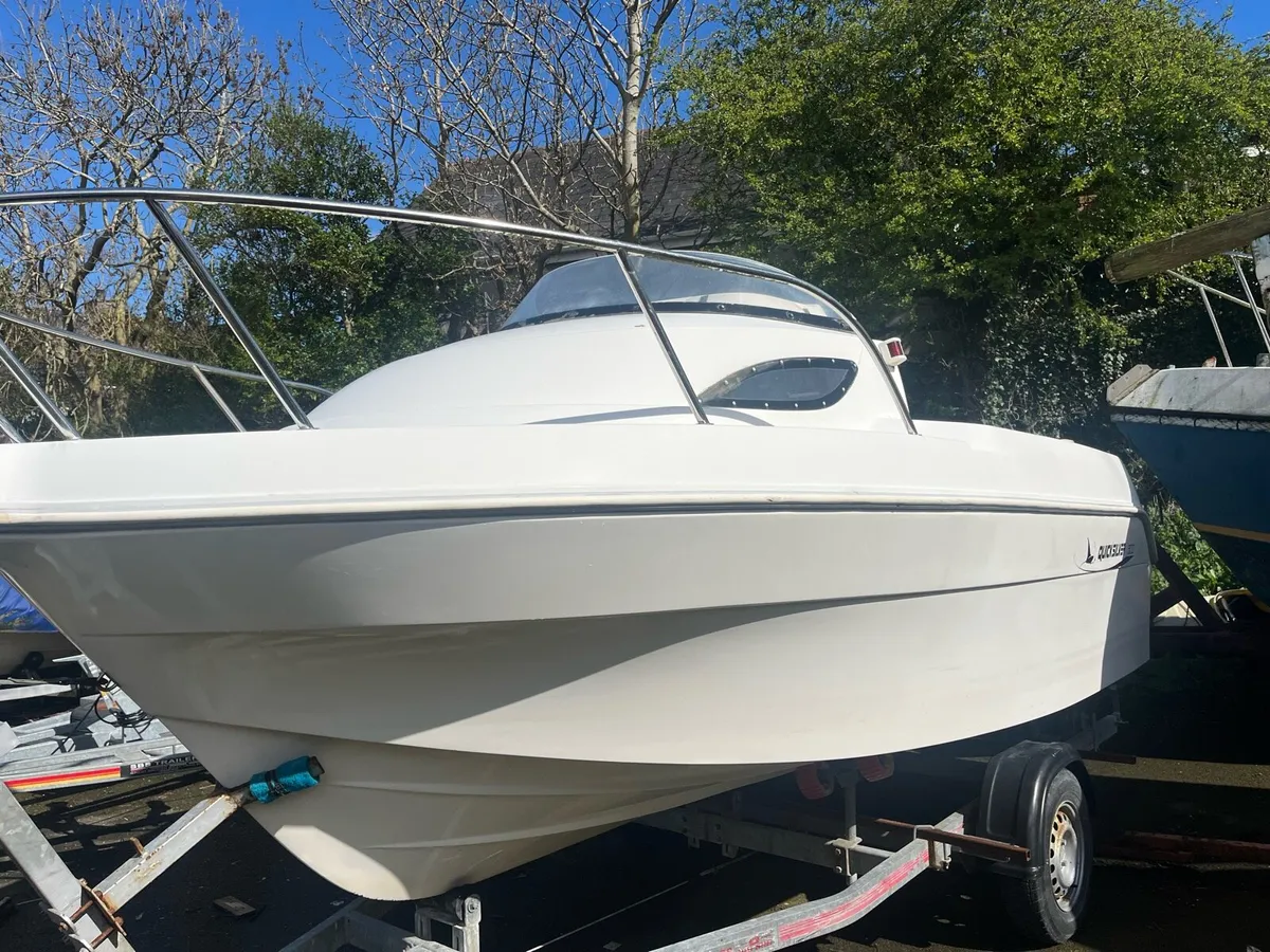 Quicksilver 500 Boat hull fishing cuddy cabin - Image 2