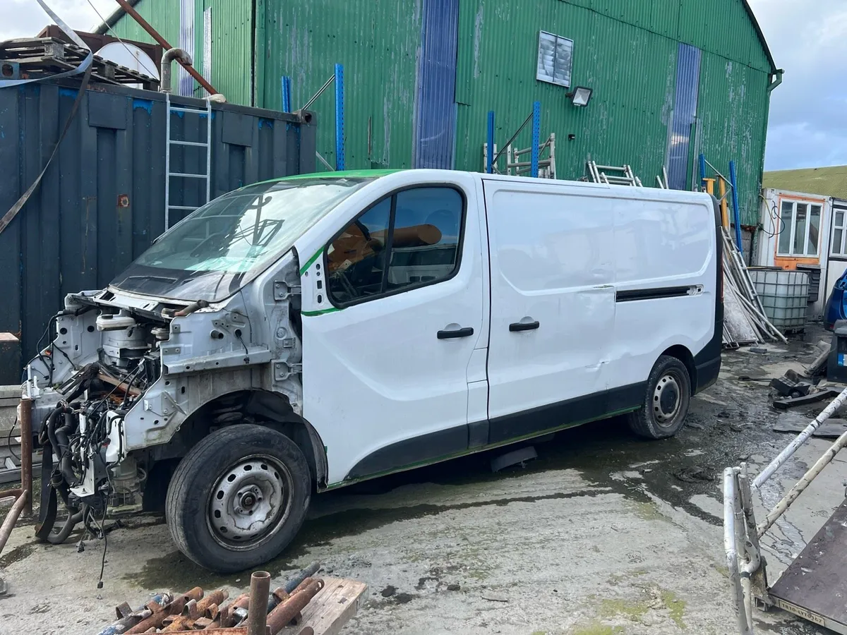 Opel Vivaro 2015 - Image 2