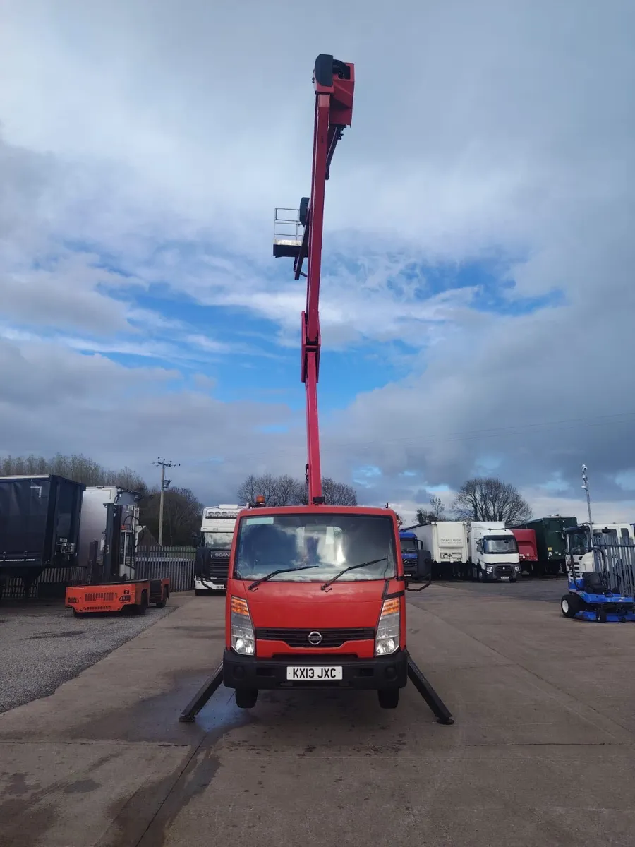 2013 Nissan cab star 3.5 ton cherry picker - Image 2