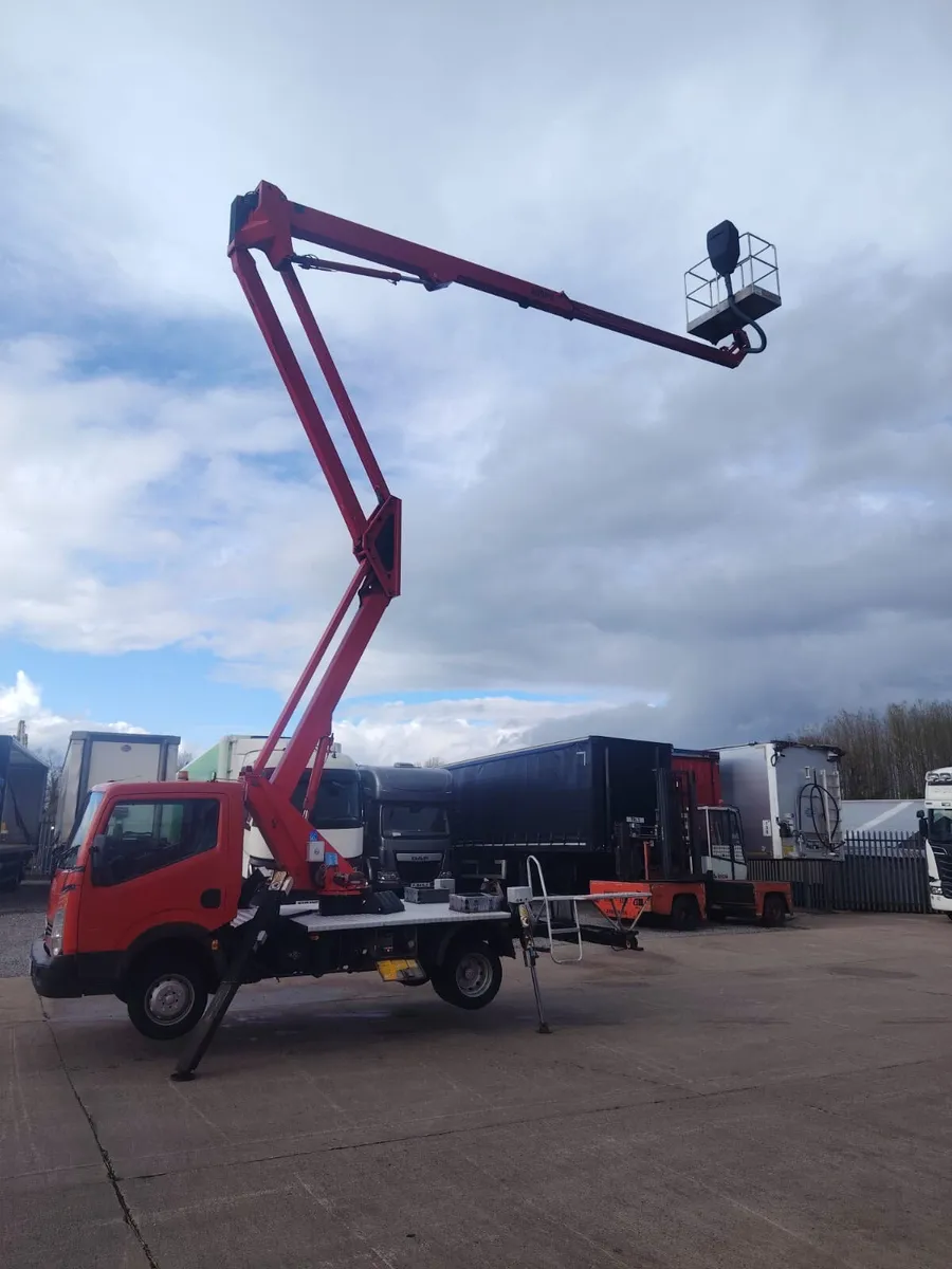 2013 Nissan cab star 3.5 ton cherry picker - Image 4