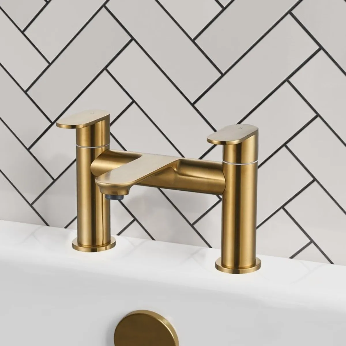 Bath Filler Mixer | Brushed Brass (Gold) | Niagara - Image 1