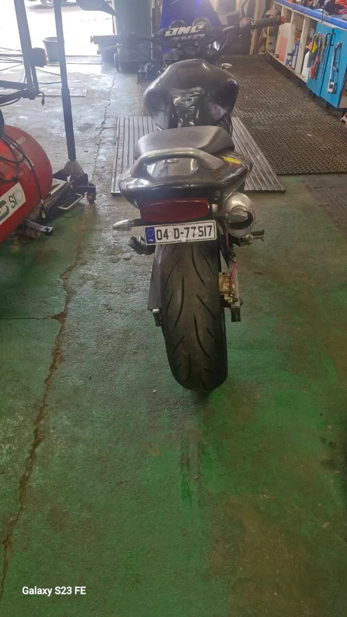 Honda hornet 250 4 - Image 2
