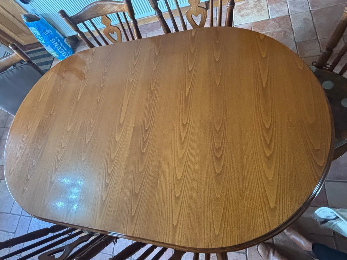 Heavy table and chairs - Image 4