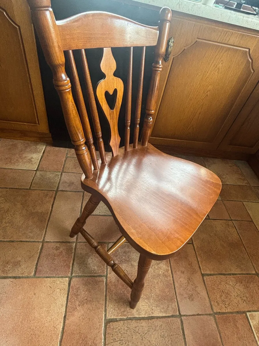 Heavy table and chairs - Image 1
