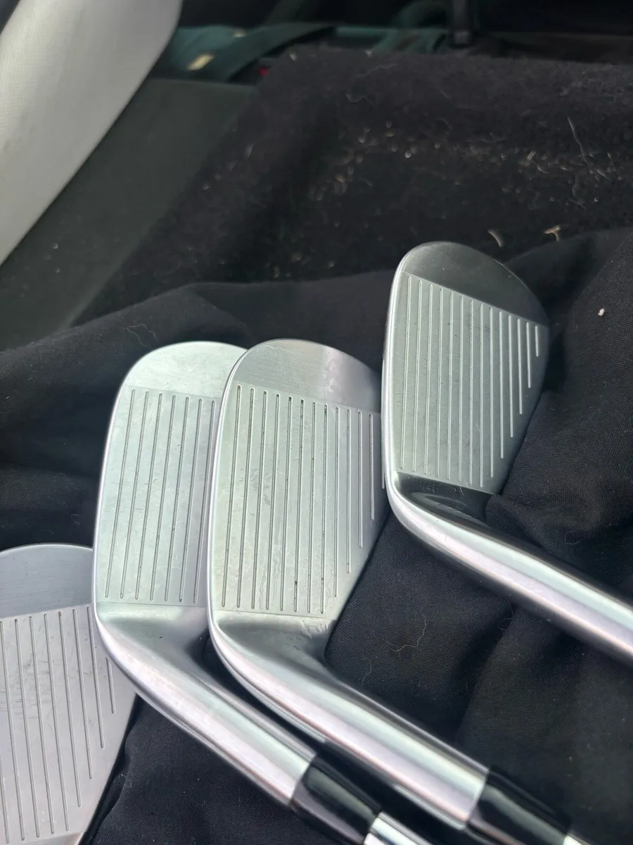 Titleist T250 irons - Image 4