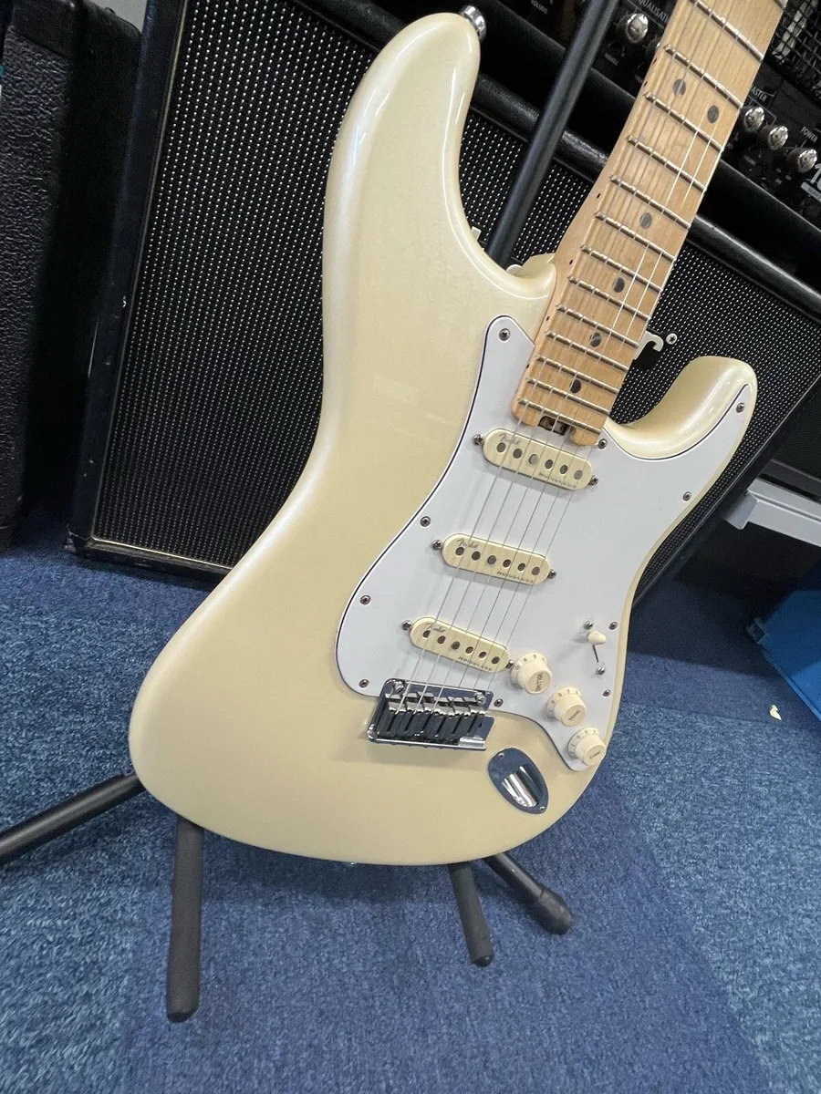2018 American Elite Fender Stratocaster - Image 2