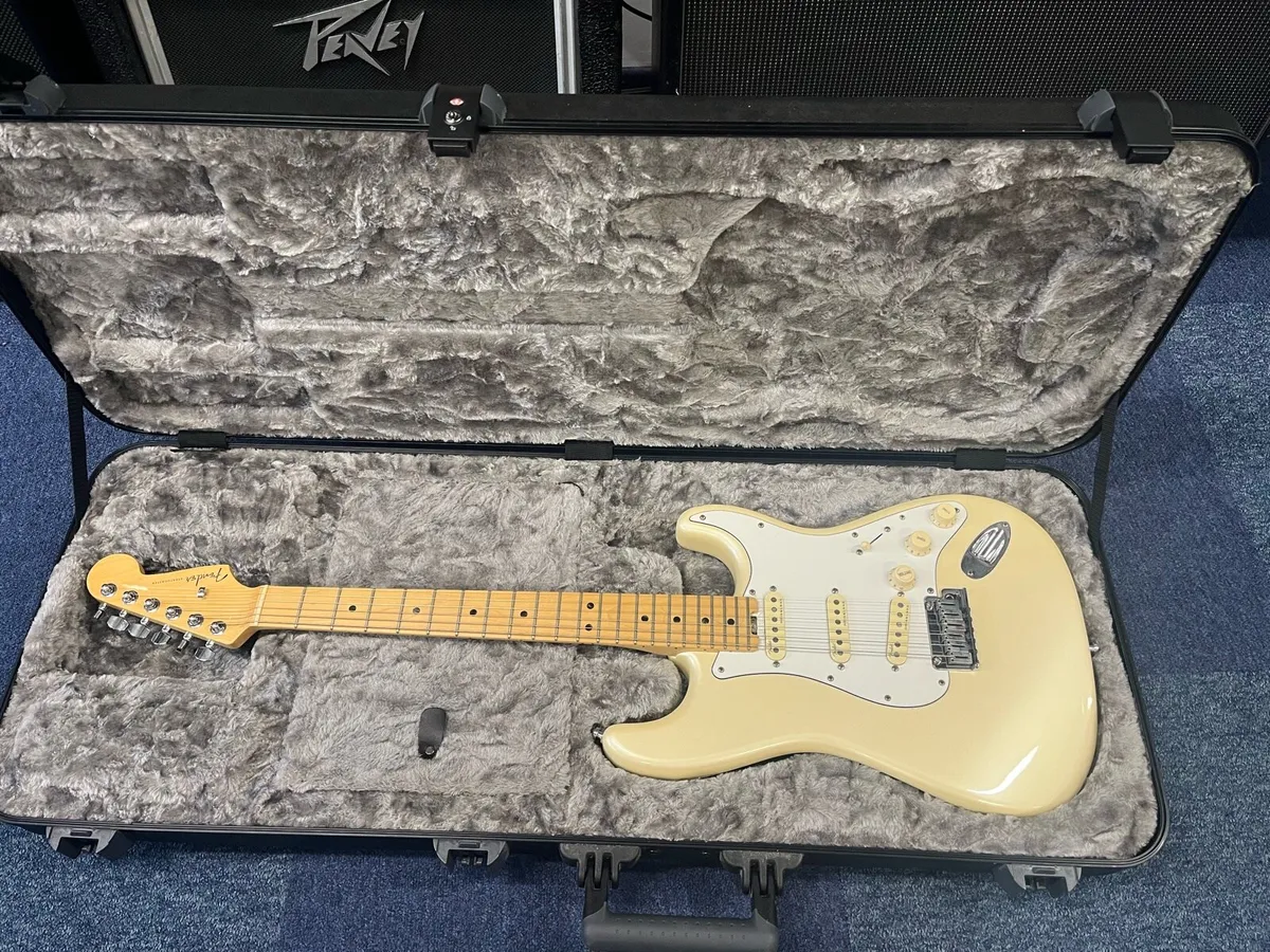 2018 American Elite Fender Stratocaster - Image 3