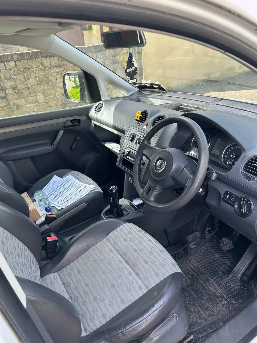 Volkswagen caddy - Image 4