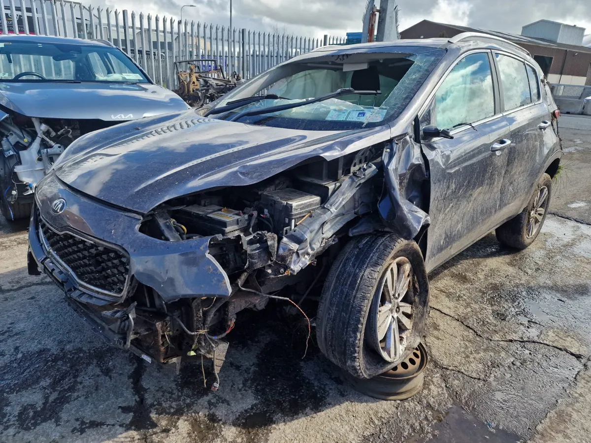 17 KIA SPORTAGE  1.7 CRDI (D4FDH) FOR BREAKING - Image 1