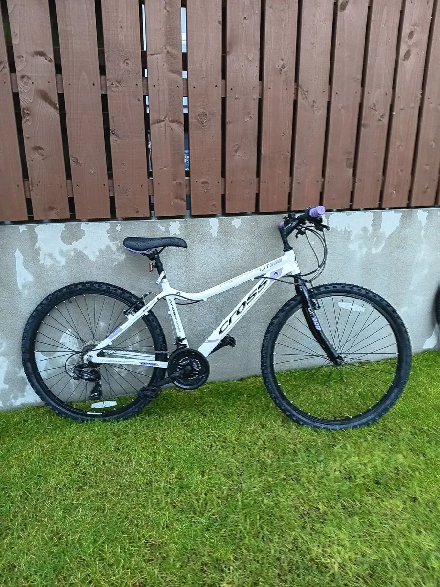 Cross LXT300 26 inch Wheel Size Womens Mountain Bi