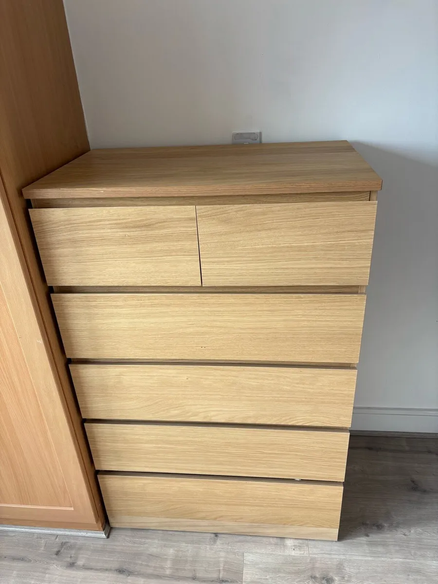 Oak finish dresser - Image 1