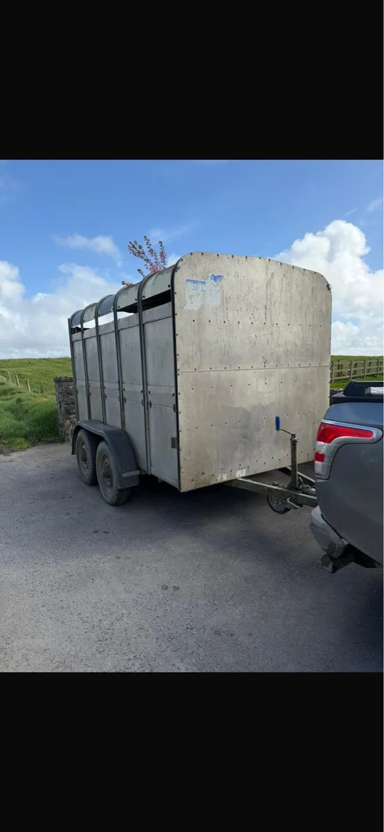 Cattle trailer - Image 1
