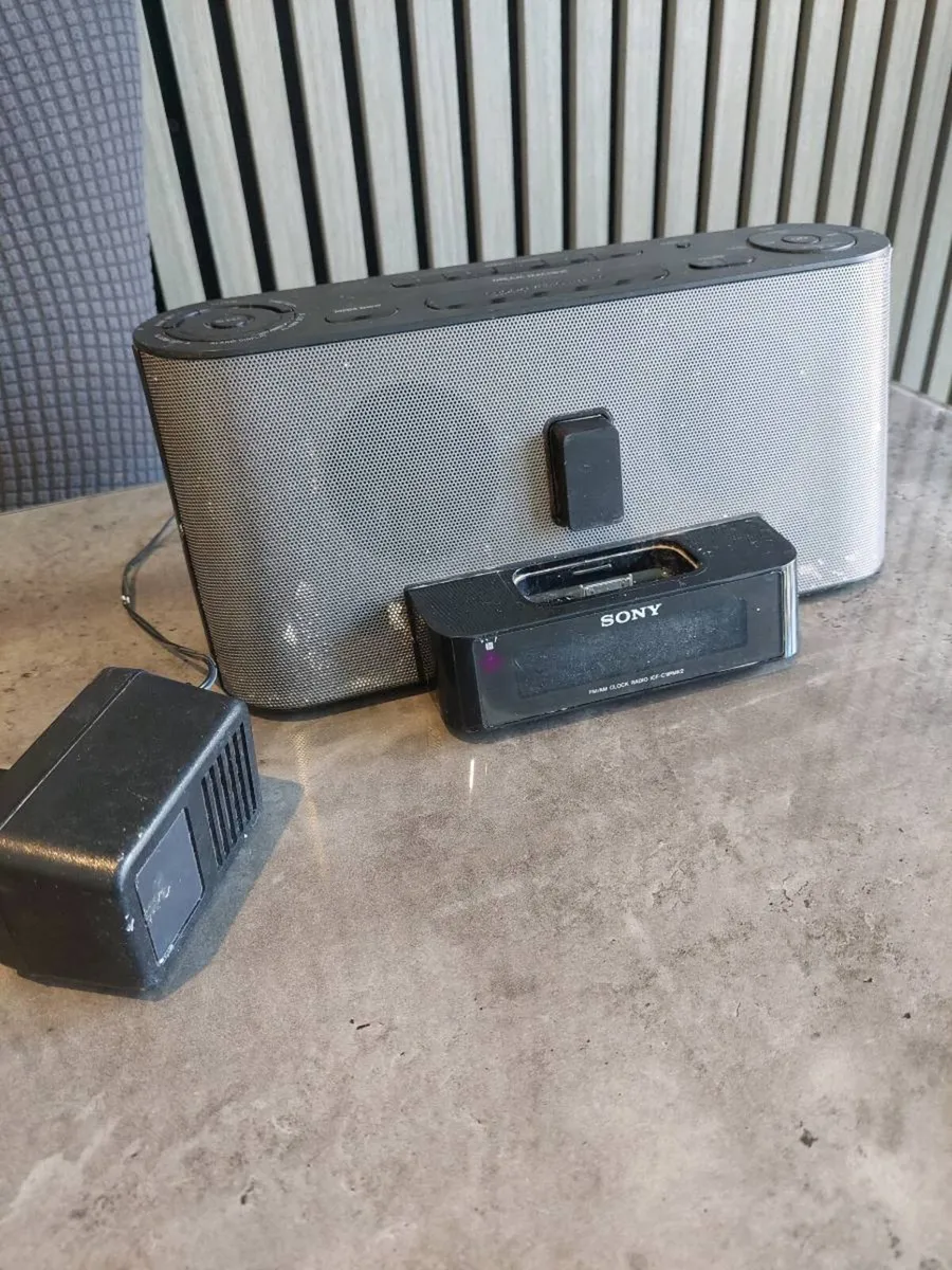 Sony iPod docking station - Image 1