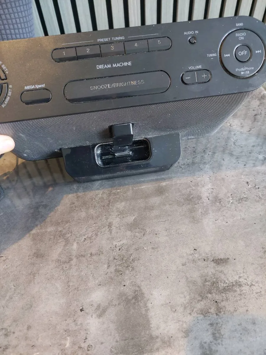 Sony iPod docking station - Image 2