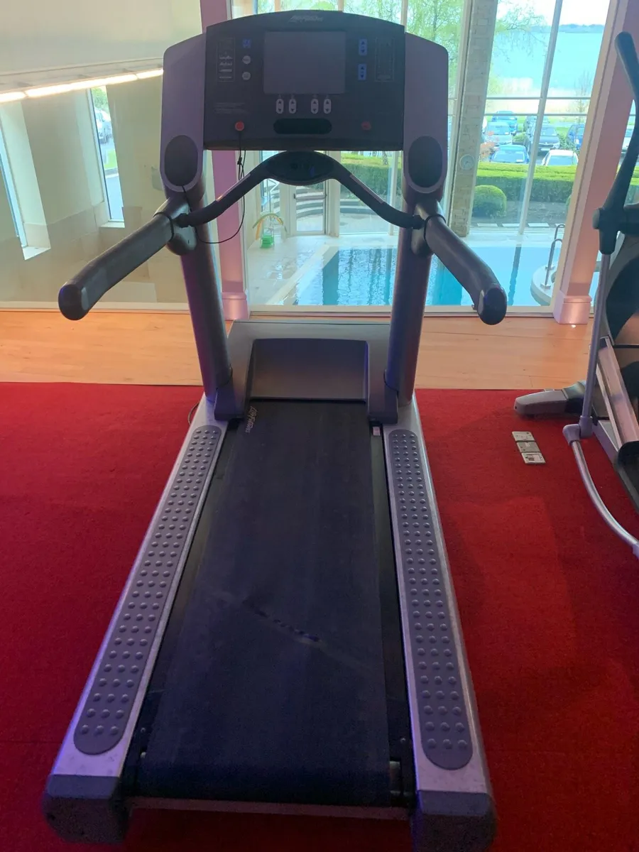 Life fitness Treadmill 95Te - Image 2