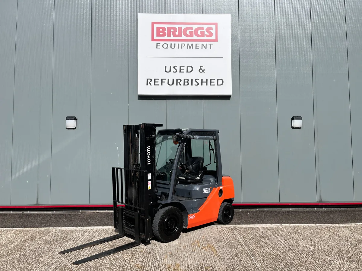 [1] 2017 Toyota 06-8FD25 Forklift (REF: 14182) - Image 3