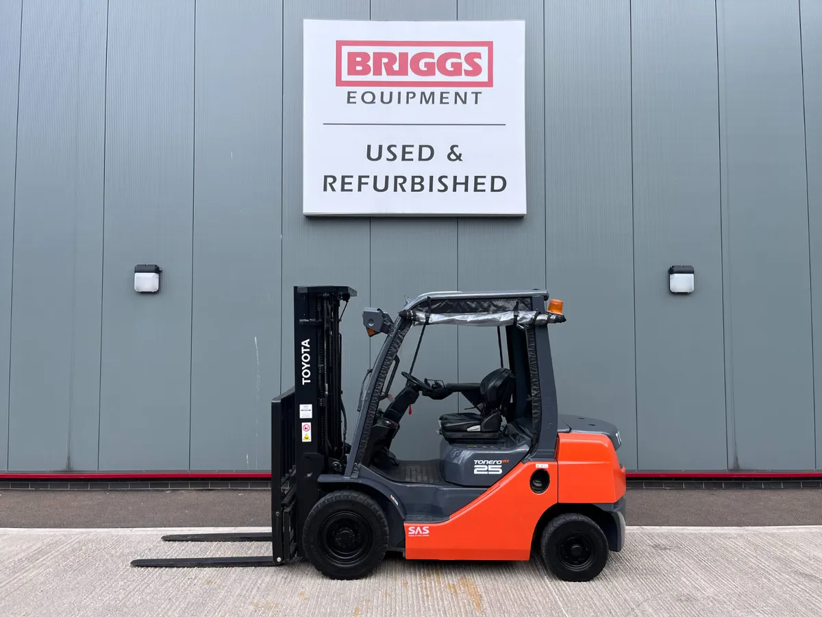 [1] 2017 Toyota 06-8FD25 Forklift (REF: 14182) - Image 1