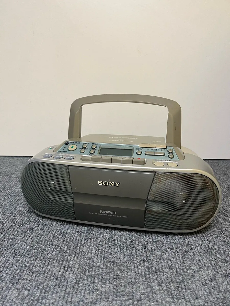 Sony CD Stereo - Image 1