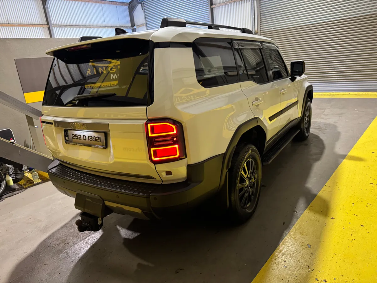 2025 Toyota Land Cruiser 2.8D LWB 204PS/ NO VAT/ - Image 3