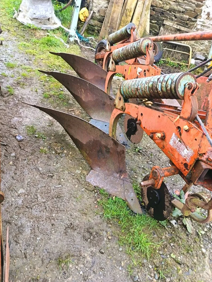 3 furrow plogh - Image 1