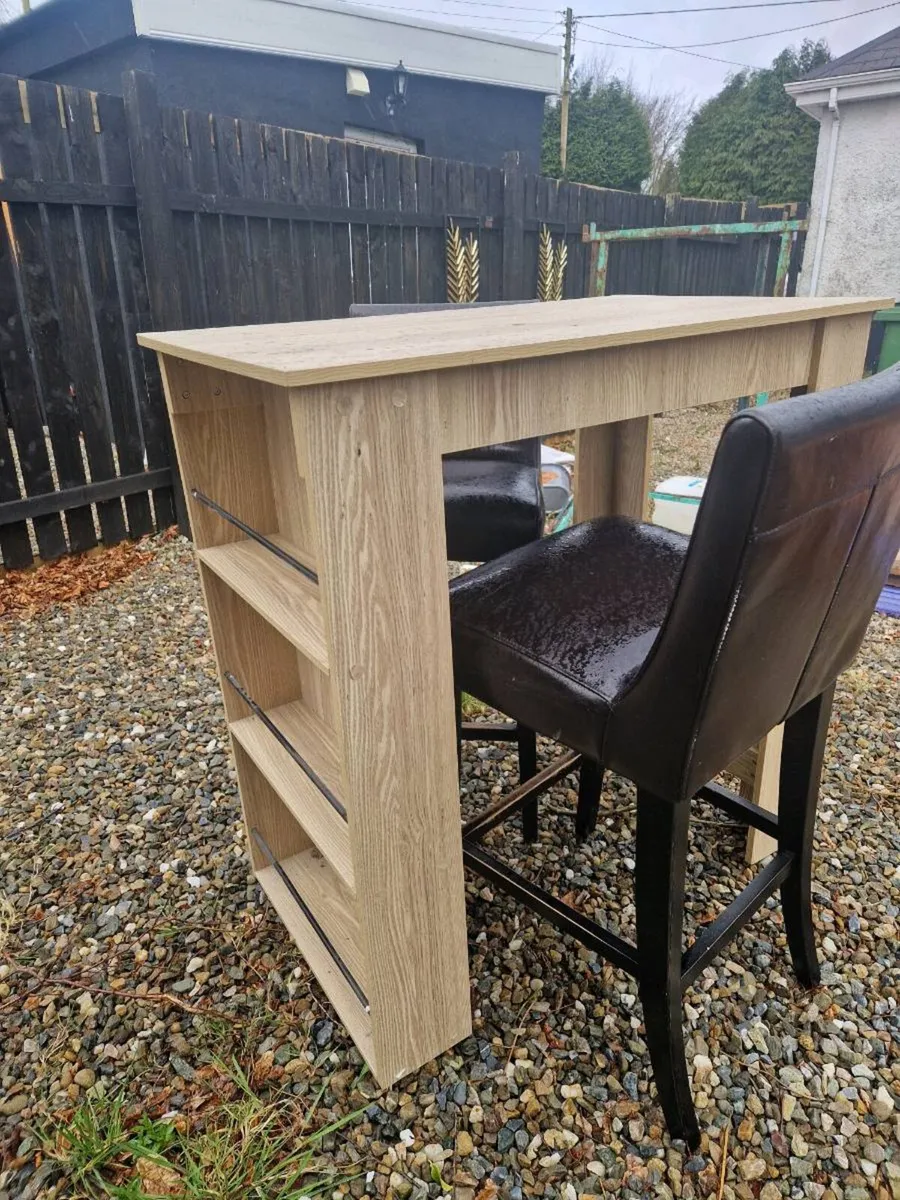 High  bar & stools - Image 2