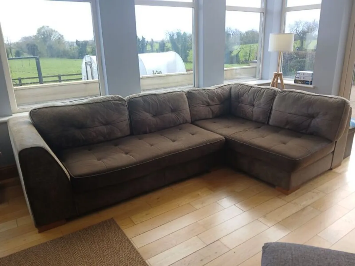 corner couch - Image 1