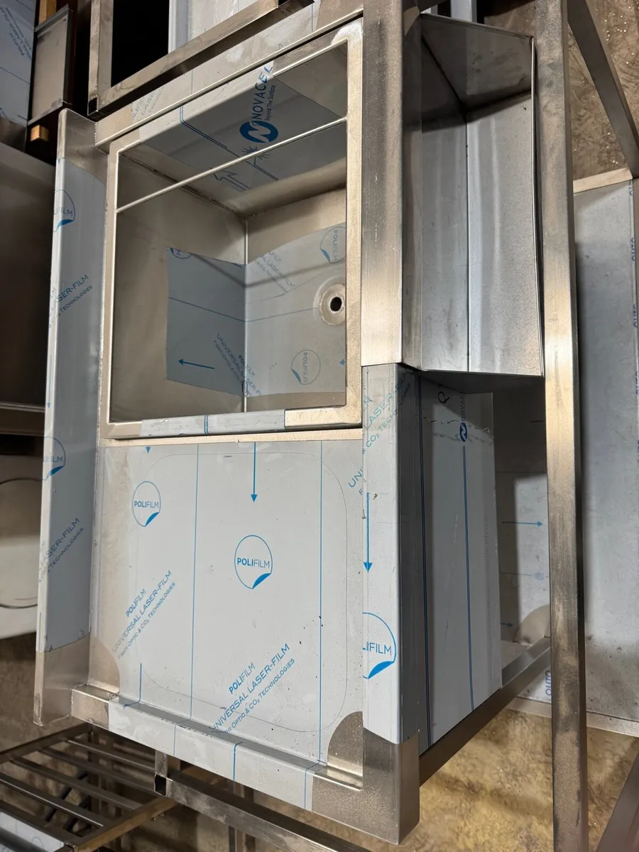 Cocktail station sinks tables and canopies - Image 1