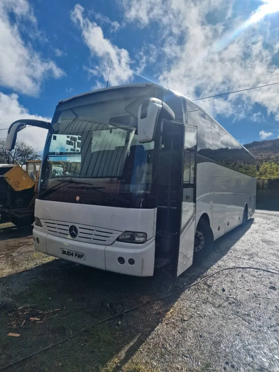 2004 Mercedes Touro 53 - Image 1