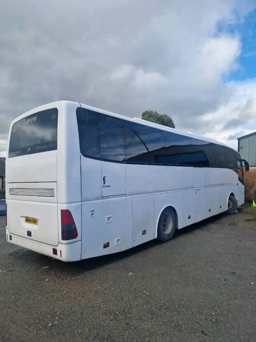 2004 Mercedes Touro 53 - Image 2
