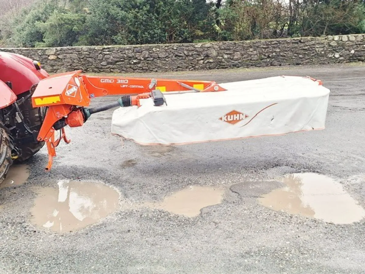 2017 Kuhn GMD 3110 Lift Control Disc Mower 25291 - Image 3