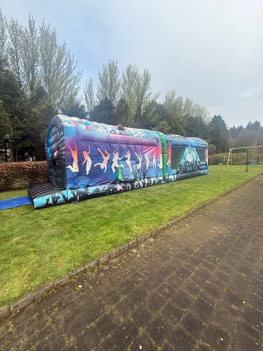 Bouncy castles - Image 1