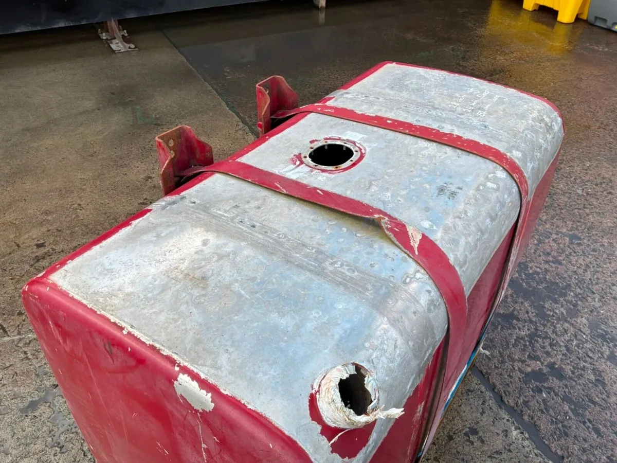 600lts ALUMINIUM DIESEL TANK. & CRADLE. - Image 4