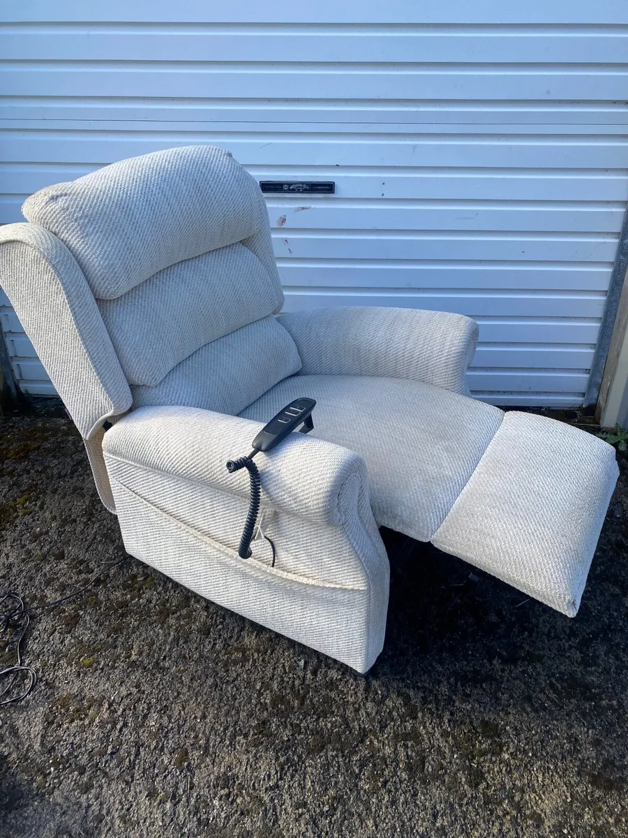 Electric Riser Recliner Mobility Chair - Image 2