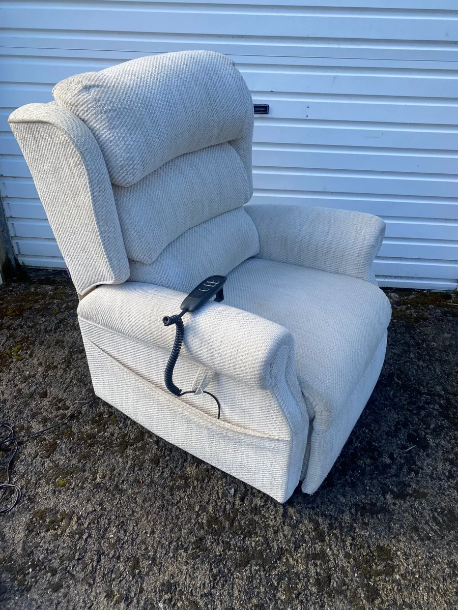 Electric Riser Recliner Mobility Chair - Image 3