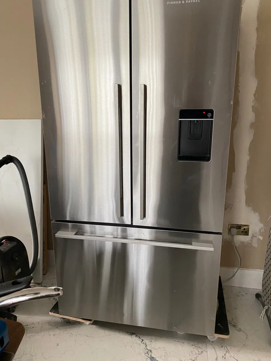 Fisher & Paykel American Fridge Freezer - Image 1