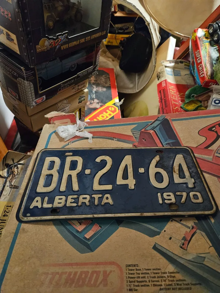 Vintage 1970's Canadian Number Plate