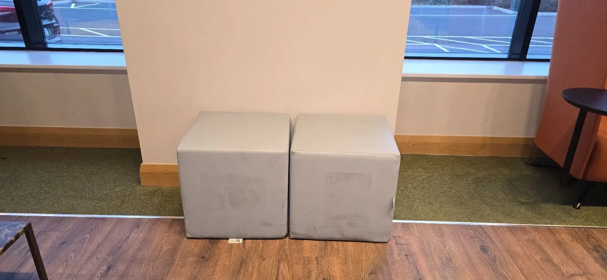 Square box seats Refurbished - Image 3